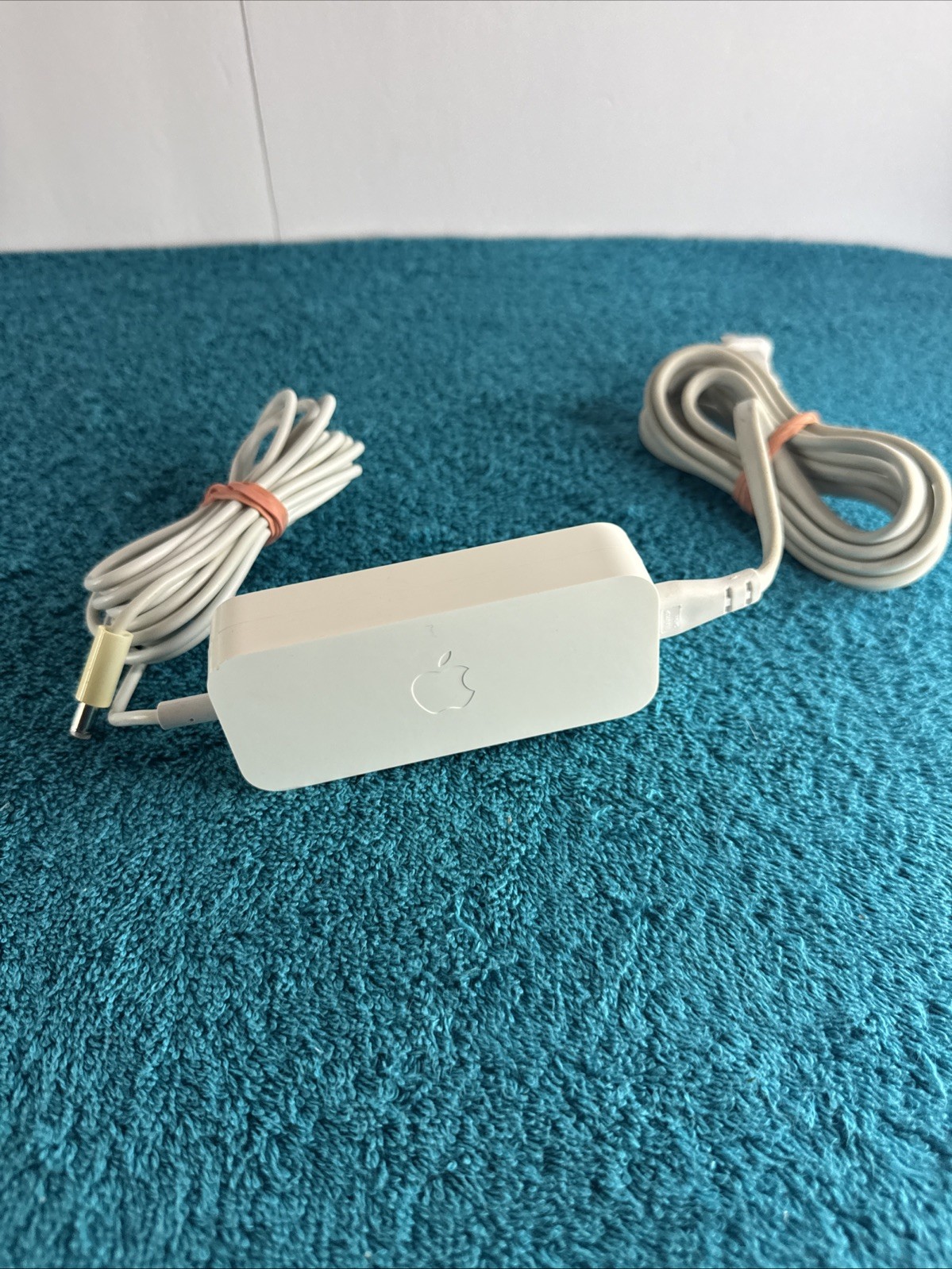 Genuine Apple A1202 Power Supply Adapter OEM Output 12V 1.8A - 