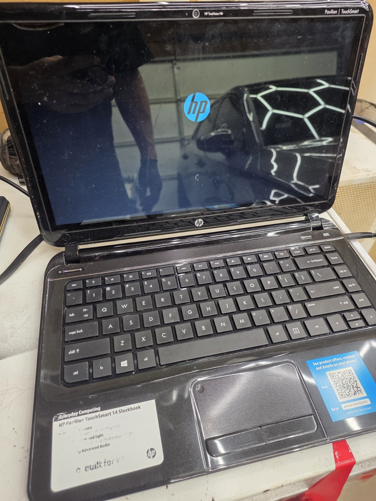 HP Pavilion TouchSmart 14in Touchscreen Laptop Intel Atom Win 8 Webcam Black