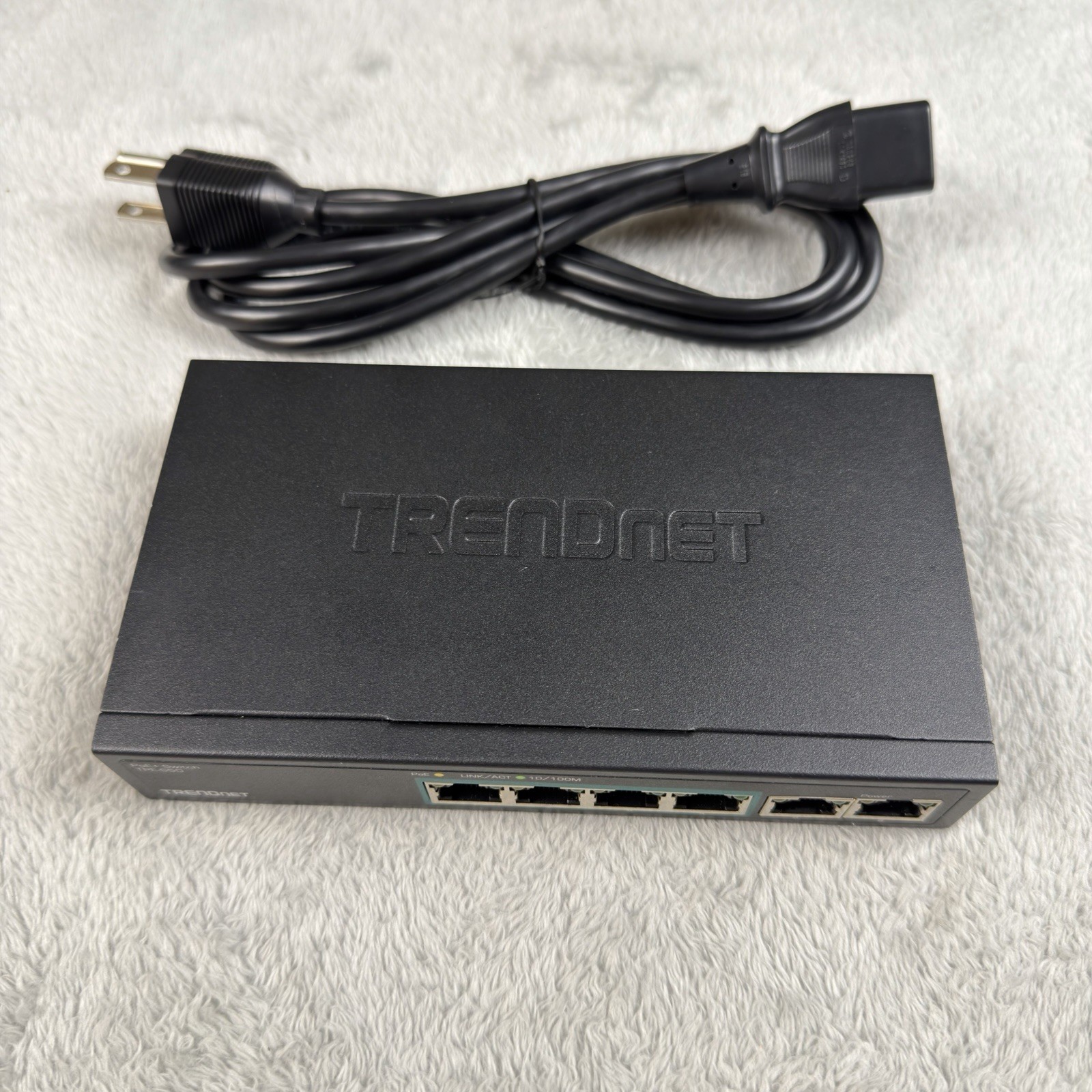 TRENDnet TPE-S50 6-Port Fast Ethernet PoE Switch (Version v2.0R)