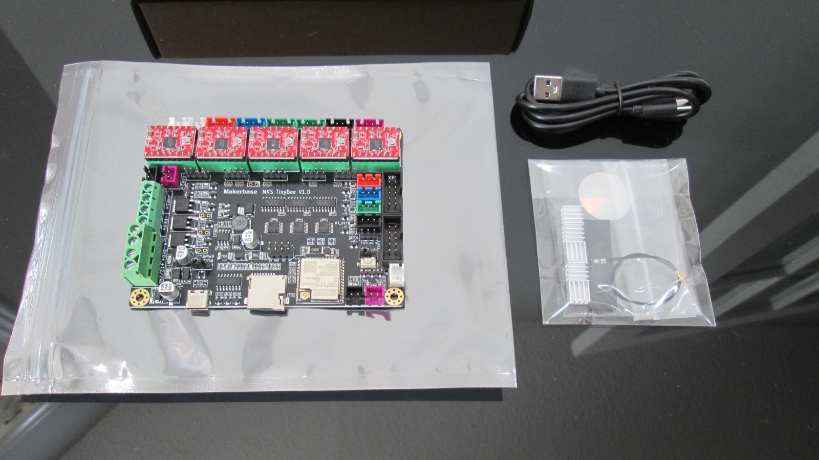 Makerbase MKS TinyBee 3D Printer Mainboard ESP32 WIFI + 5 Step Controllers 