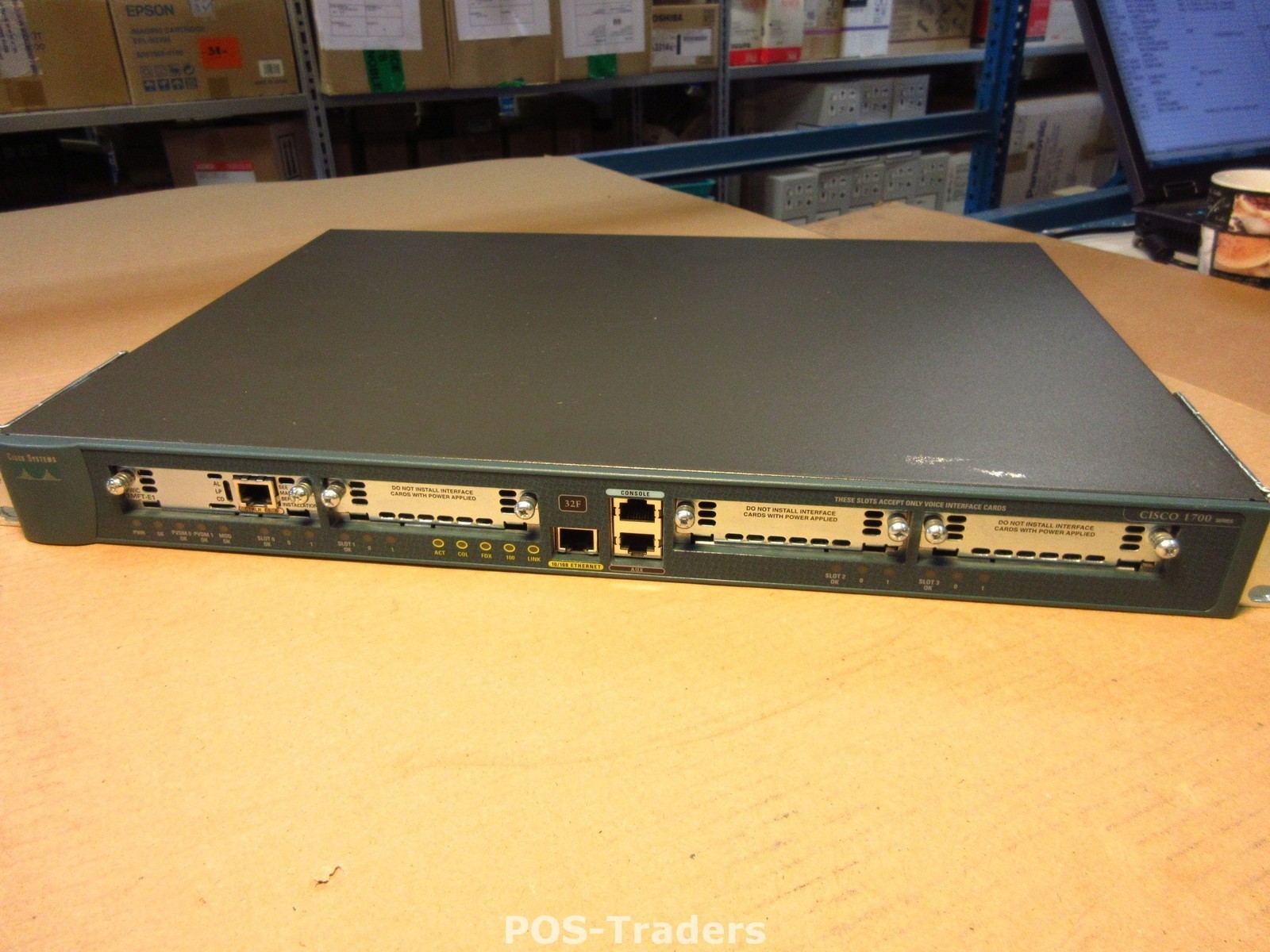 Cisco CISCO1760 1700 Router Modular Access Router INCL 1X VWIC 1MFT-1E MODULE