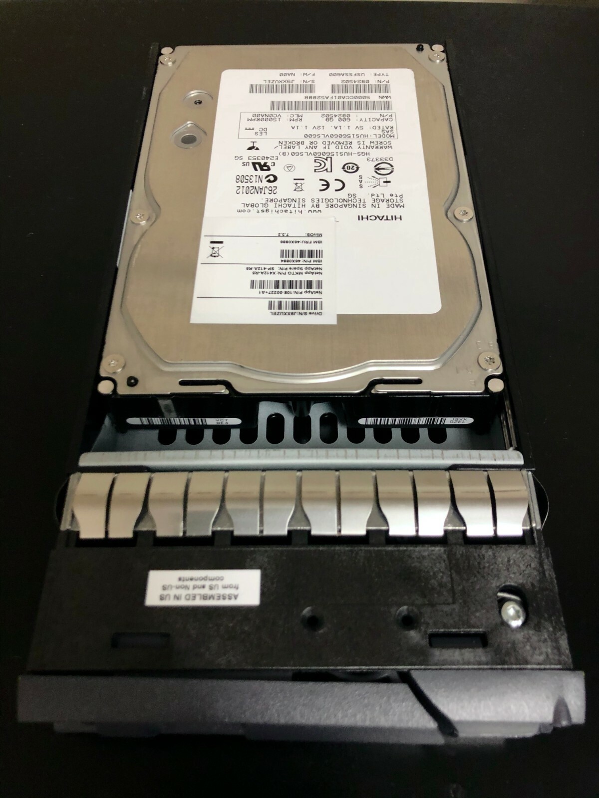 IBM 46X0884 X412A-R6 600GB 15K RPM 6G 3.5" SAS Hard Drive 46X0886 W/ TRAY