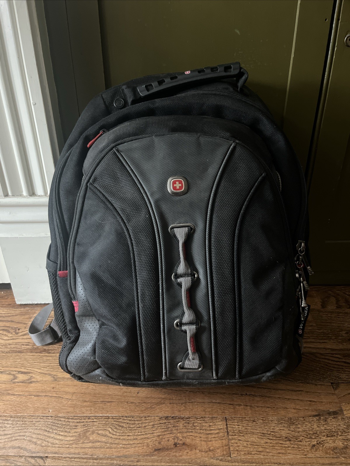 Wenger The Legacy Notebook Carrying Backpack Black / Gray 16” Laptop TSA Ready
