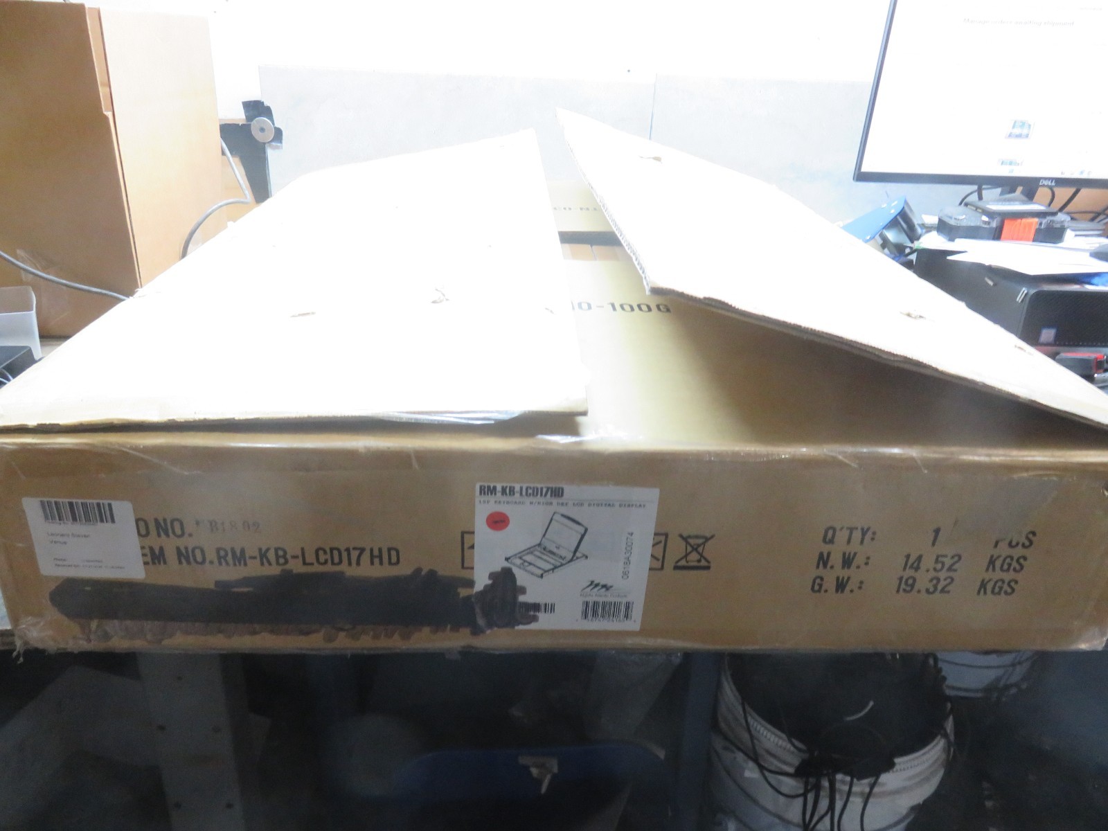BRAND NEW Middle Atlantic RM-KB-LCD17HD 17" HD LCD KVM 1U Rackmount Console