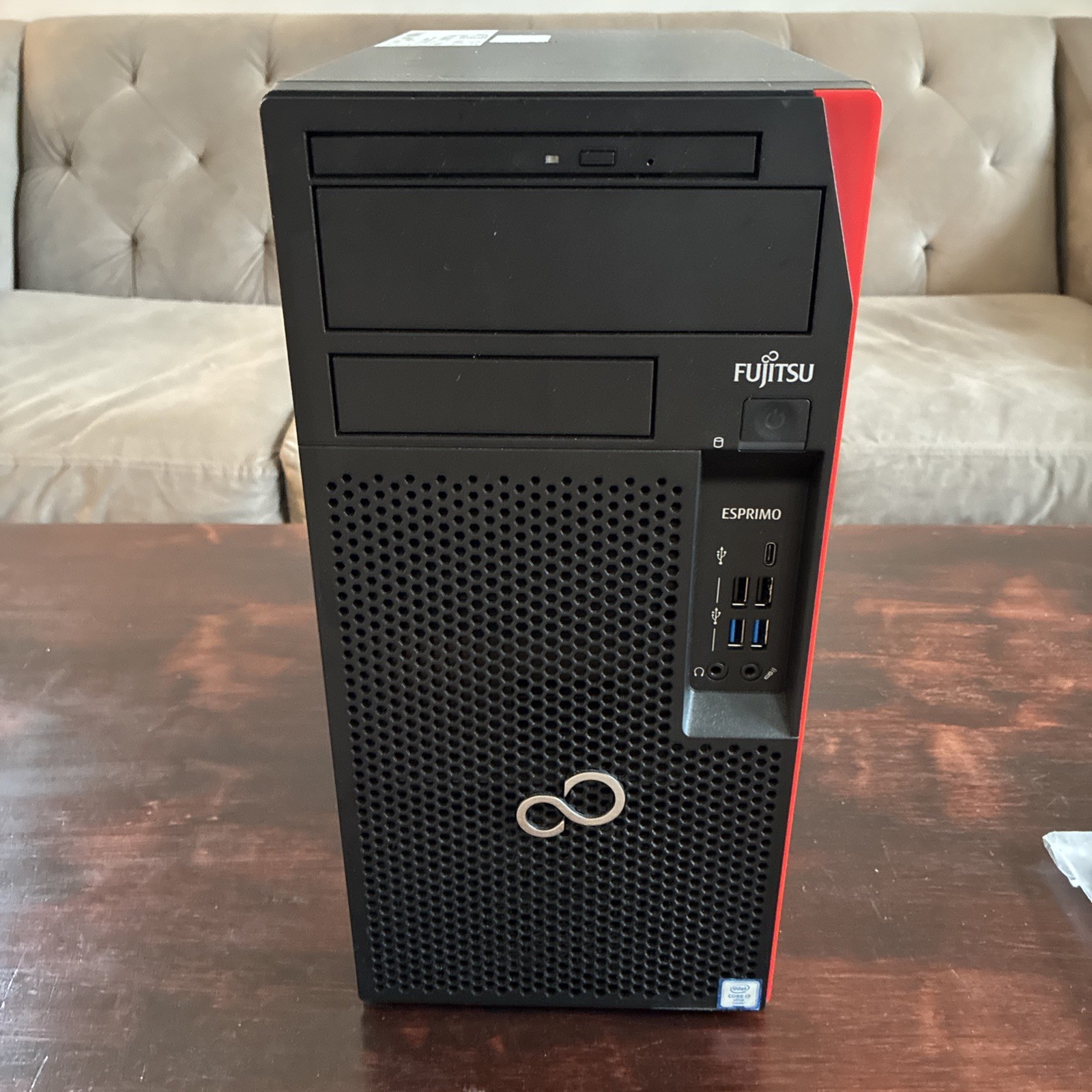 Fujitsu Esprimo P957 Intel Core i7-6700 16 GB RAM  - NO SDD / OS
