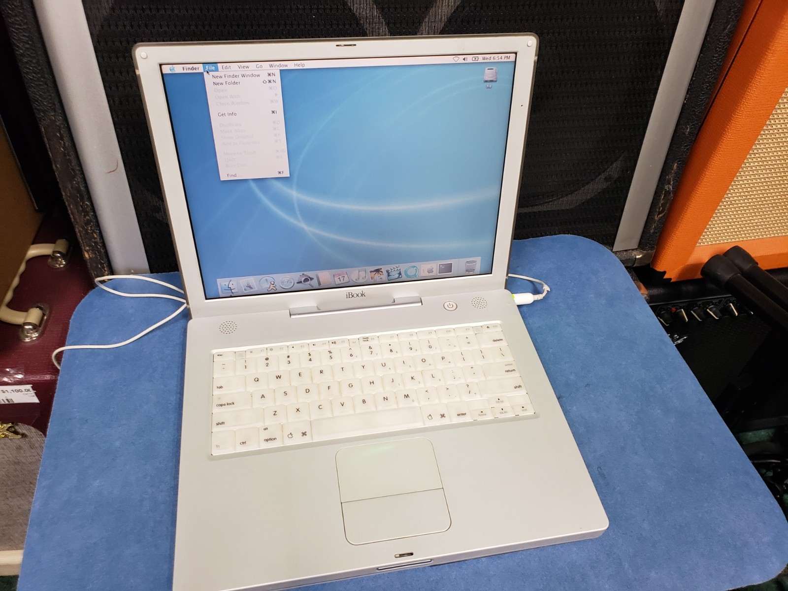 Apple Mac iBook G3  14" 700mhz A1007 - READ