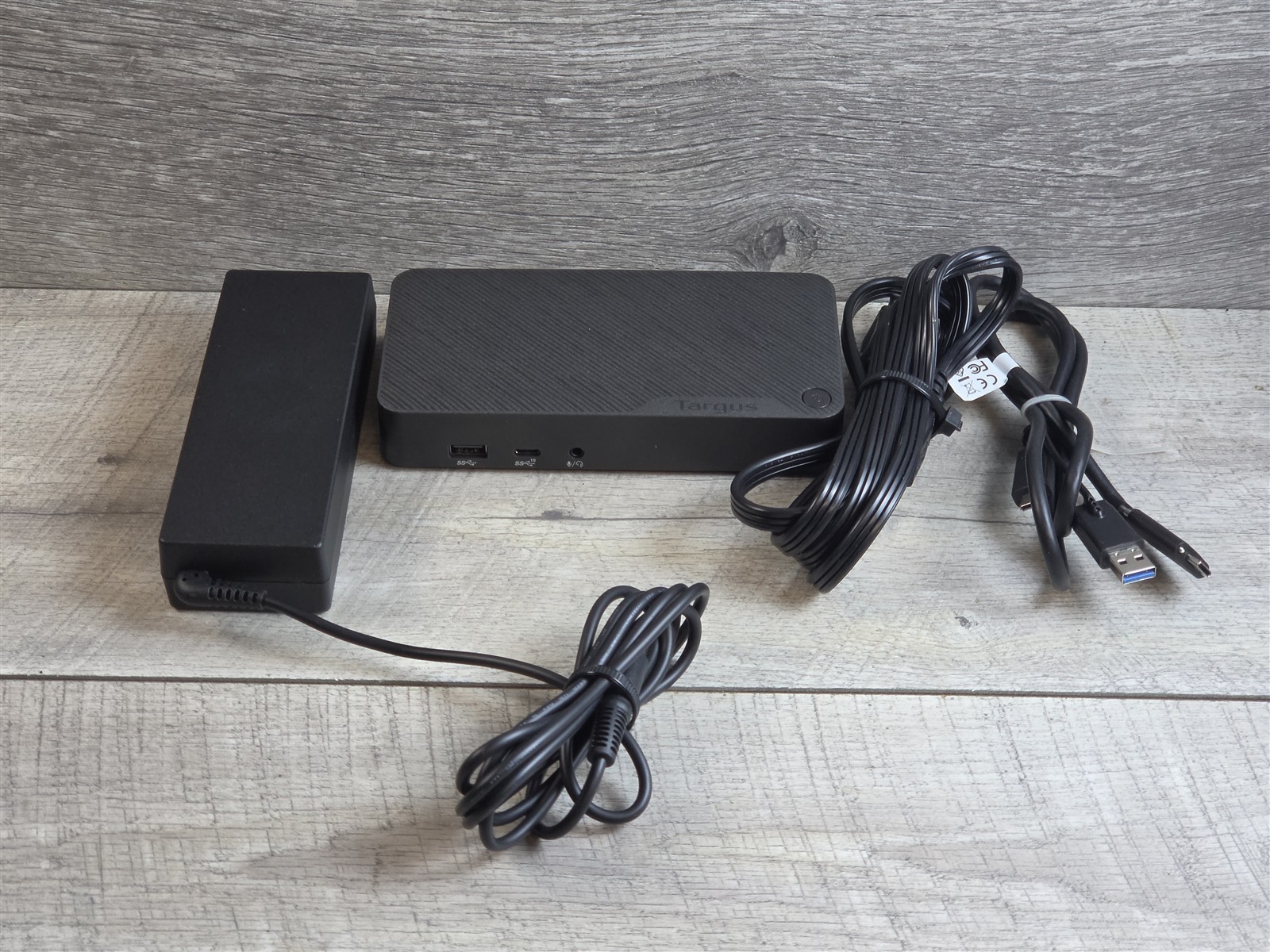 Targus Dock310-A Universal 4k Docking Station with power supply