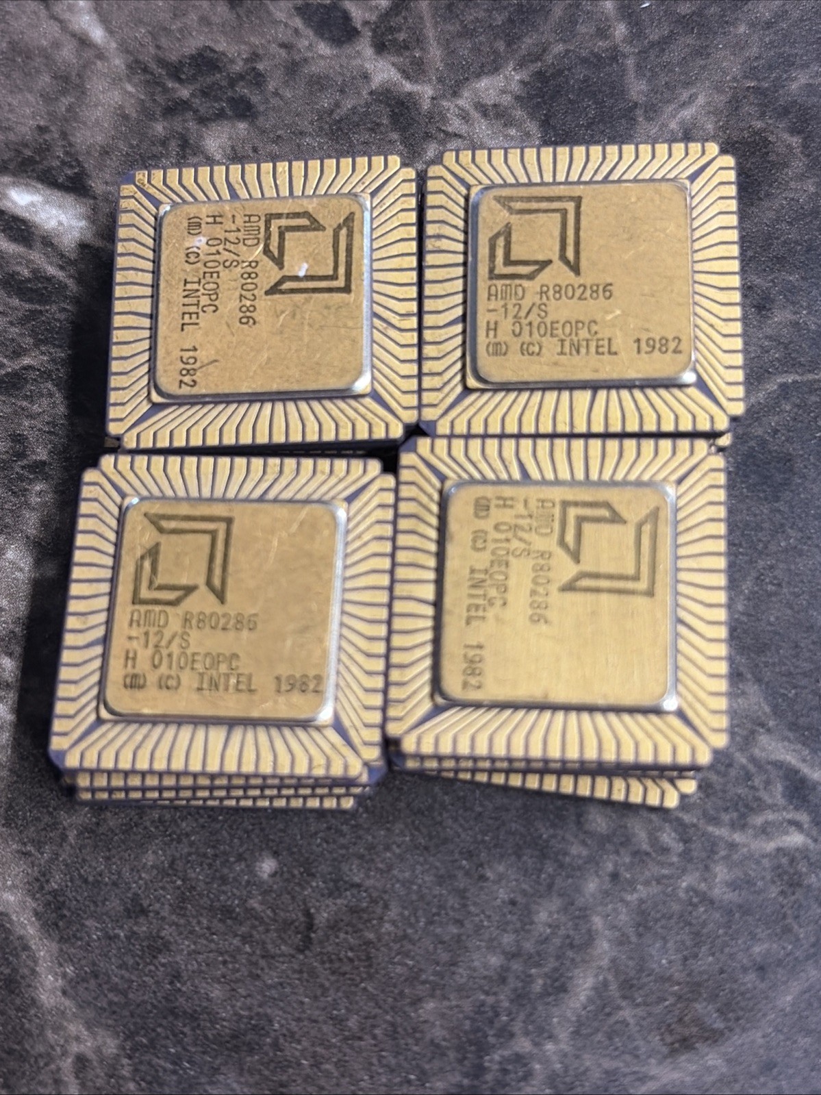Lot Of 16 Intel Micro Processors 1982 R80286 24k Gold For Scrap ￼