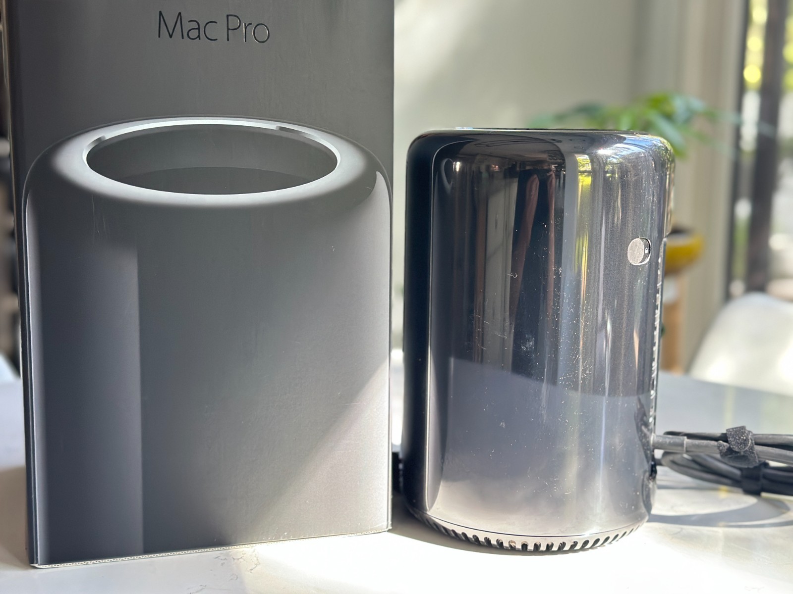 Mac Pro Late 2013 3.0GHz 8Core Xeon E5 64GB DDR3 FirePro D700 500G SSD 12.7.6