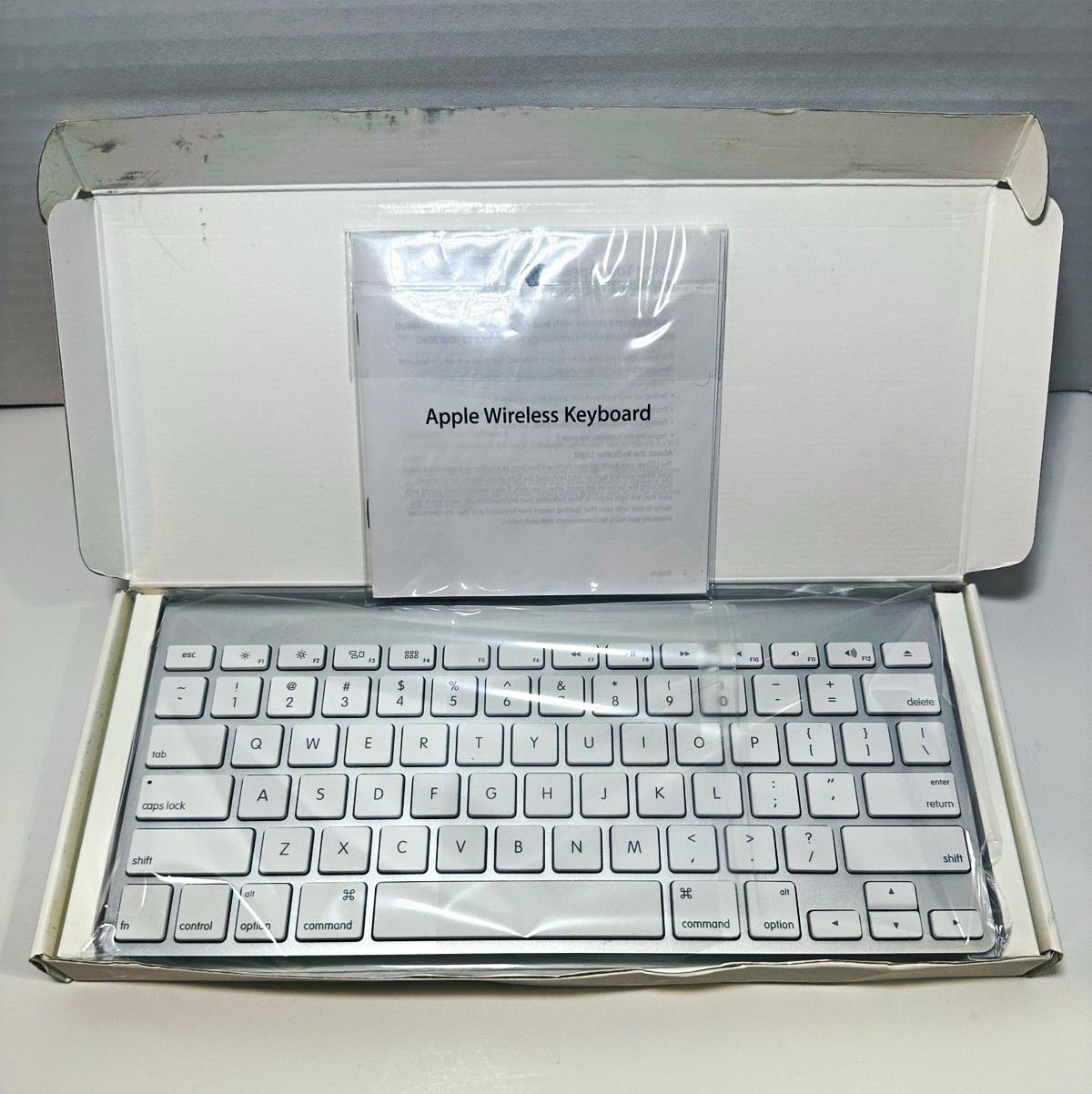 Apple Wireless Keyboard Compact Bluetooth QWERTY Silver/White MC184LL/B