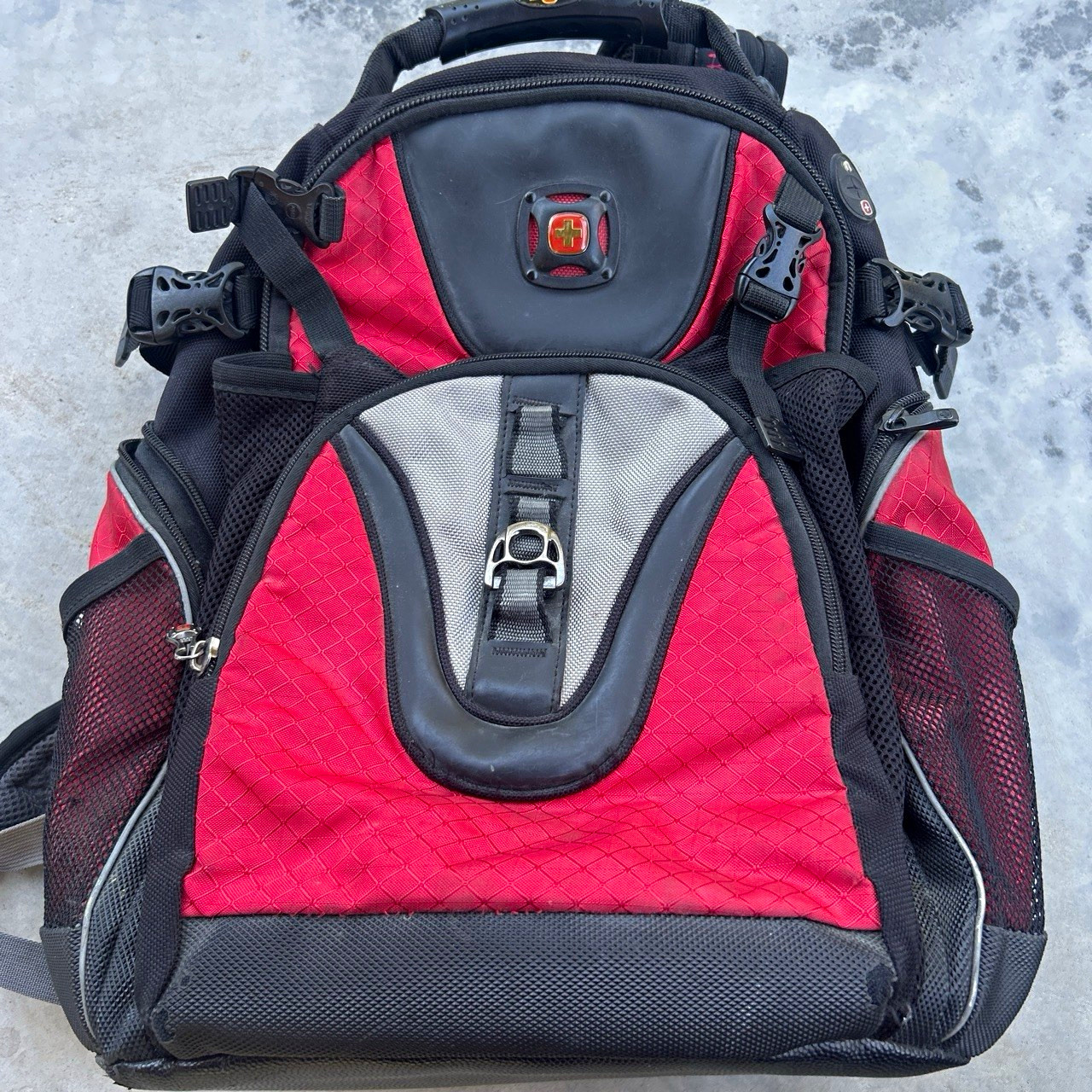 SWISSGEAR by WENGER 16" Laptop Backpack Red/Black/Gray Polyester Padded