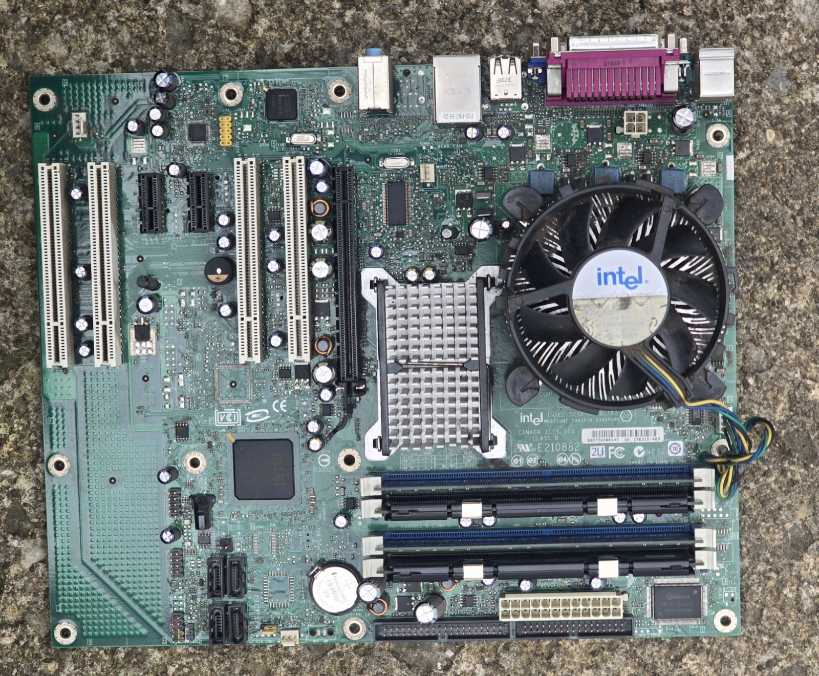 Intel  D945GNT Motherboard W/ CPU +FAN & RAM