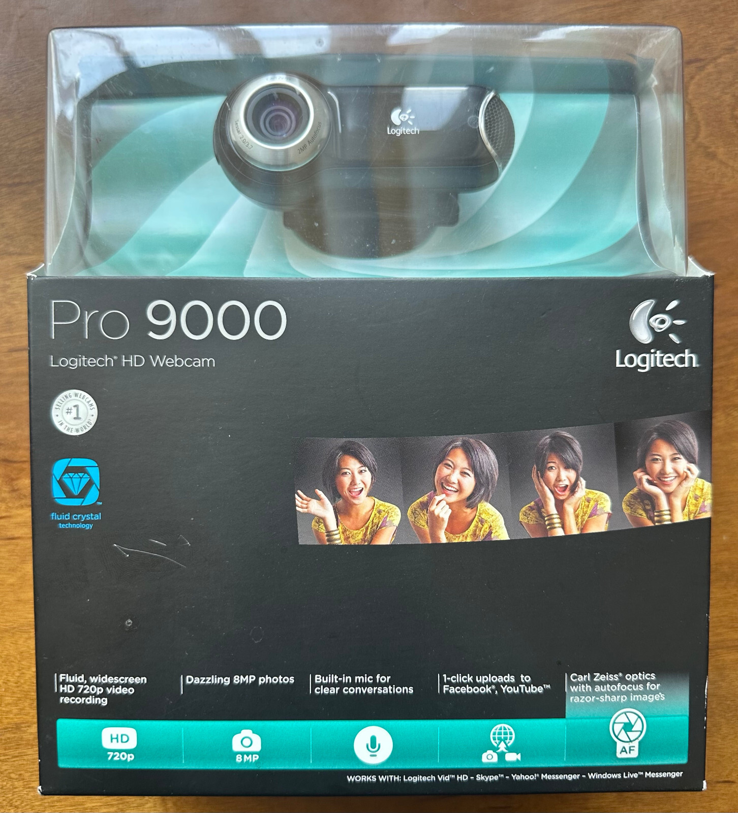 Logitech Pro 9000 PC Internet Camera HD Webcam w/8.0-MP 720p Video Resolution 
