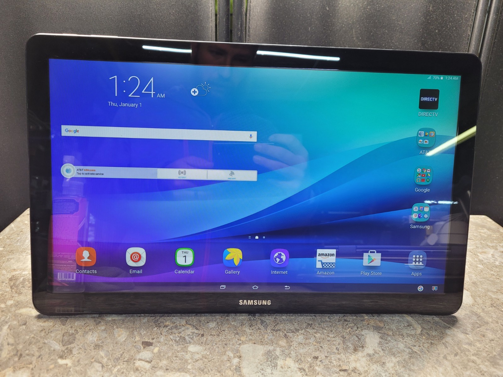 Samsung Galaxy View 18.4" Portable Media Tablet SM-T677A 64GB Wi-Fi AT&T