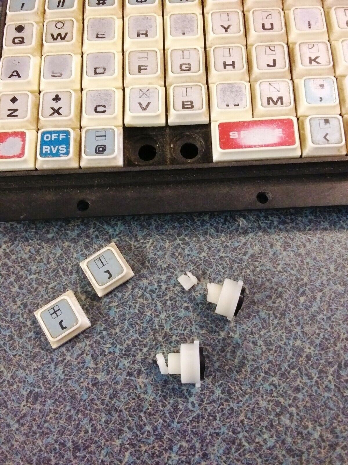 Commodore PET CBM Keyboard key repair