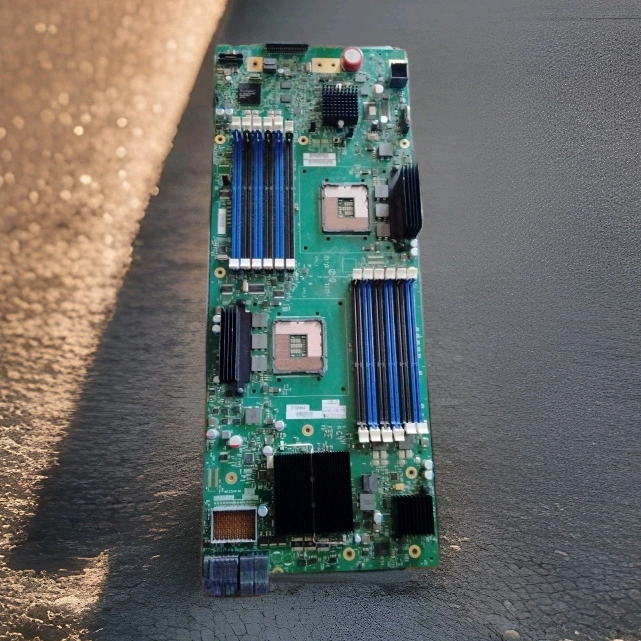 Cisco UCSB-B200-M2 UCS B200 M2 System Board Motherboard MOBO Board 74-7333-02