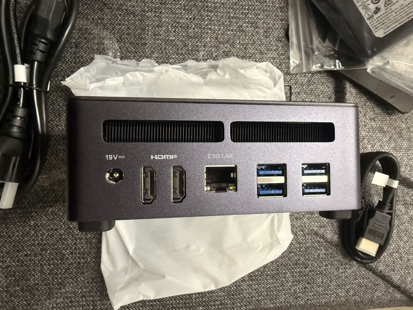 MINISFORUM UM790 Pro Mini PC AMD Ryzen 9 7940HS -32GB DDR5|1TB SSD| USB4 **NEW**