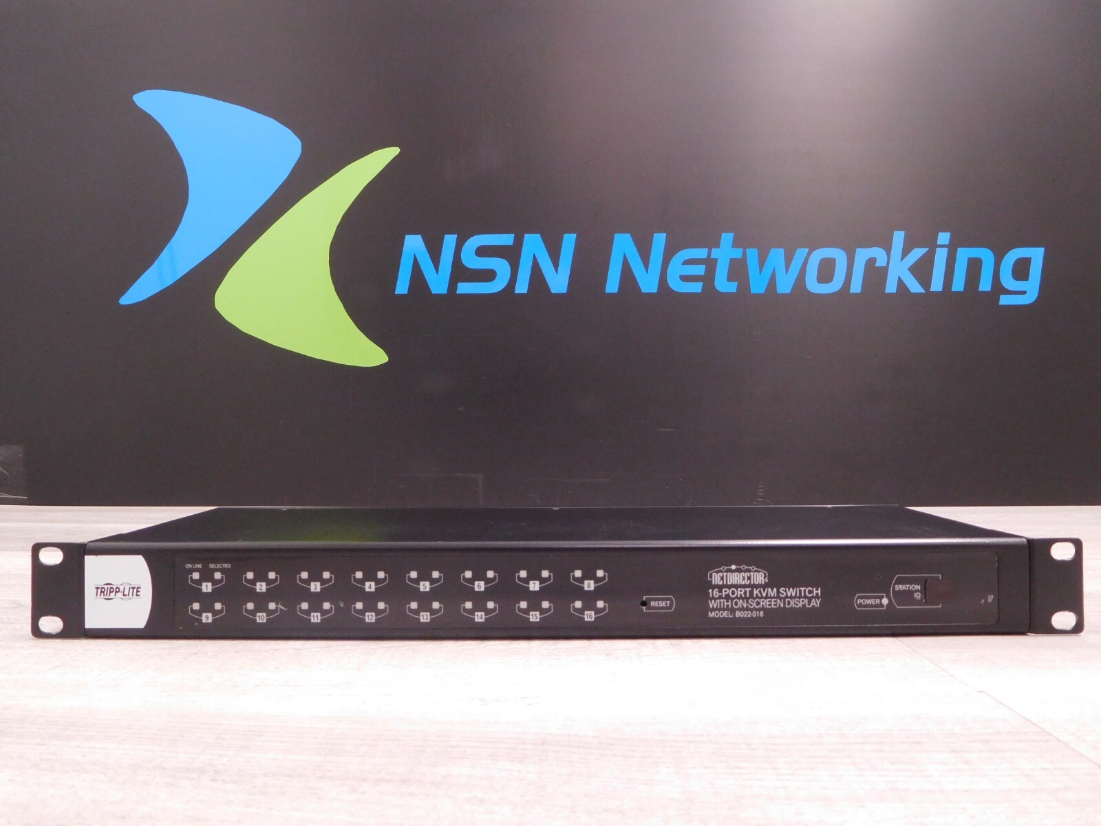 Tripp-Lite B022-016 CS-1216A 16-Port NetDirector Maxiport KVM Switch NO AC ADAPT