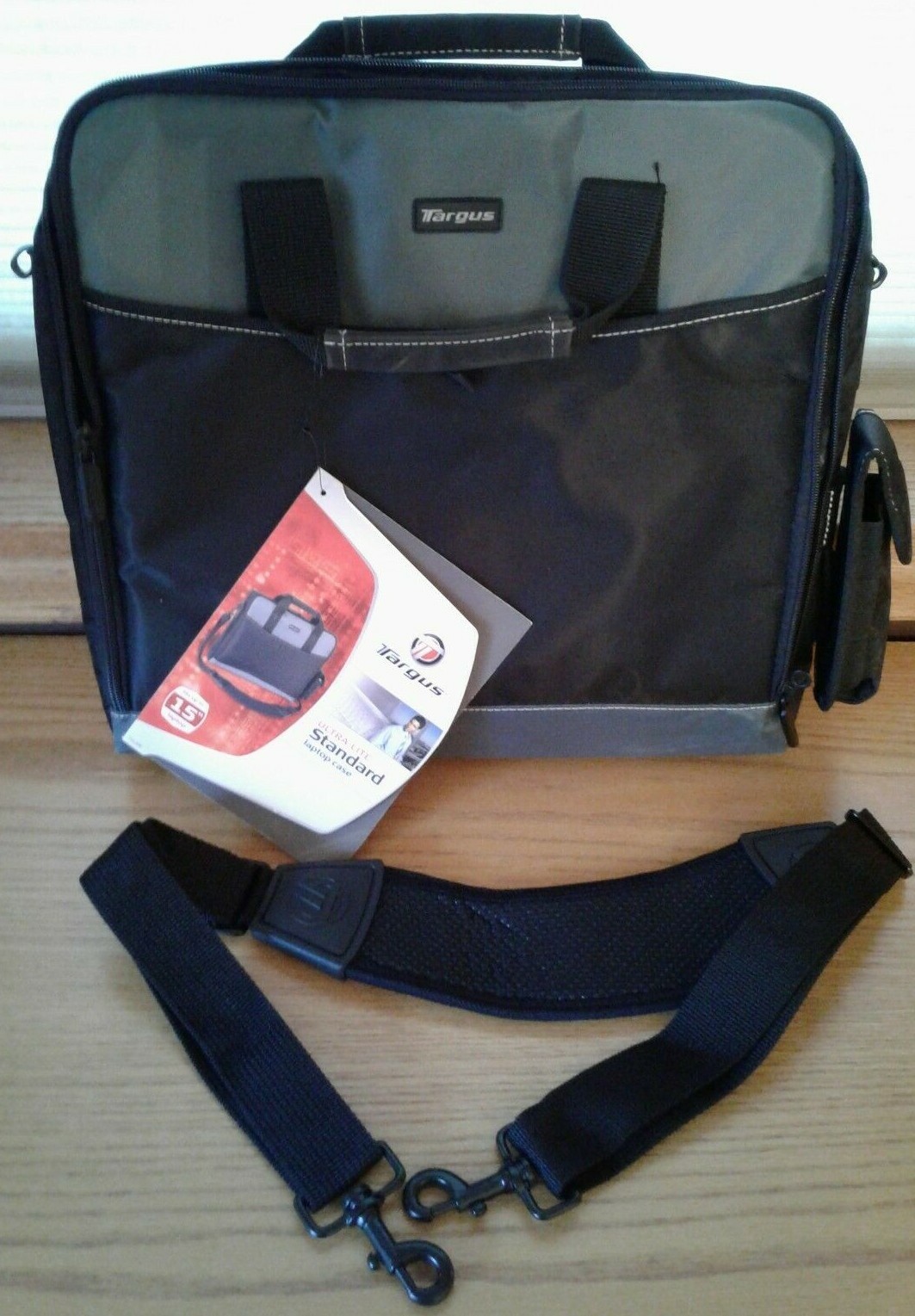 Targus Computer Laptop Case Bag with Shoulder Strap, Model TUL300