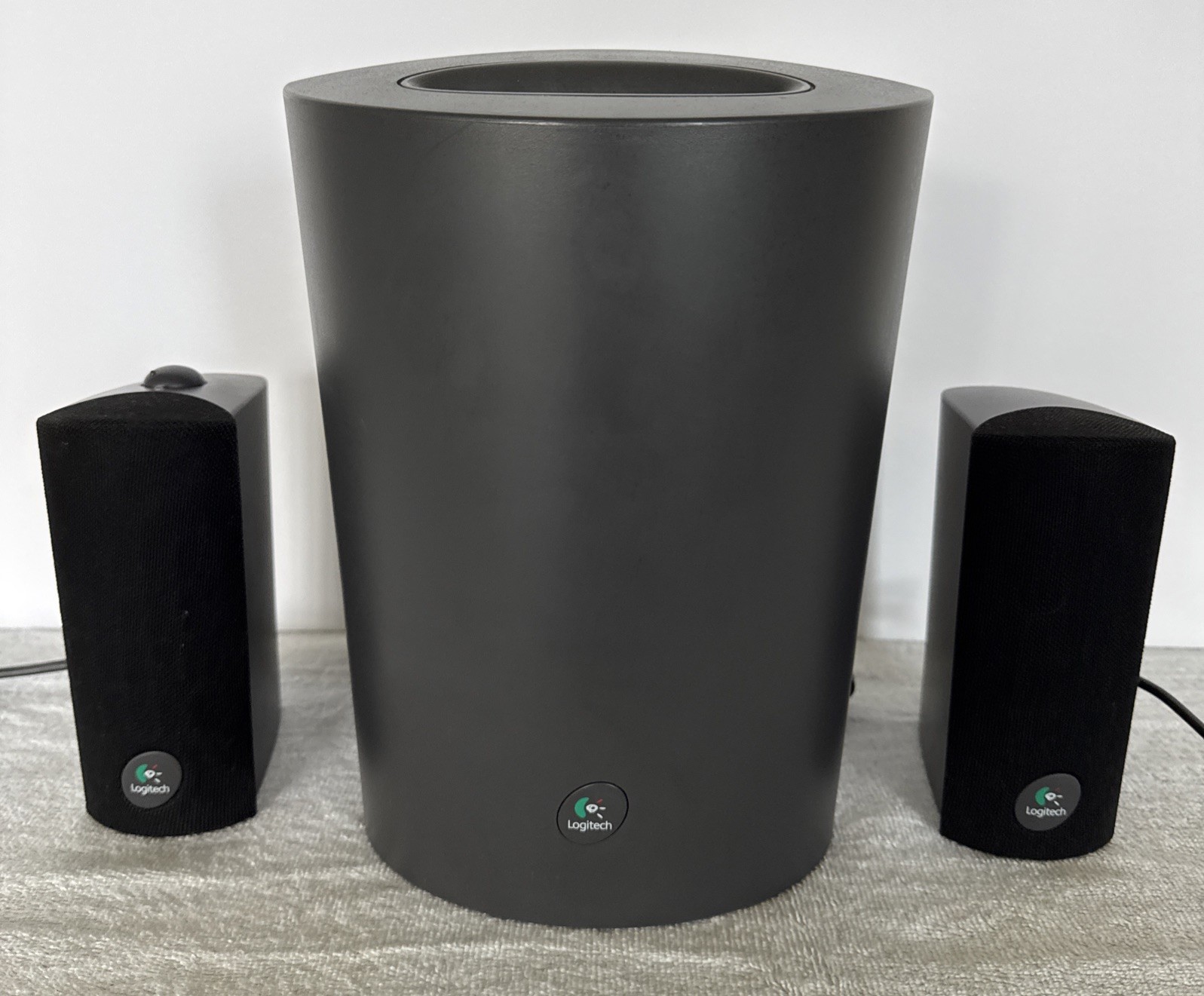 Logitech Soundman  X2 Subwoofer And Satellite Speaker System 3 Piece Set Tested