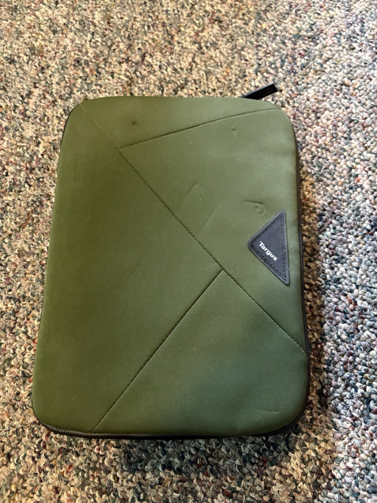 Targus A7 Slipcase Designed to Protect 12” x 9” Netbook iPad Model TSS109