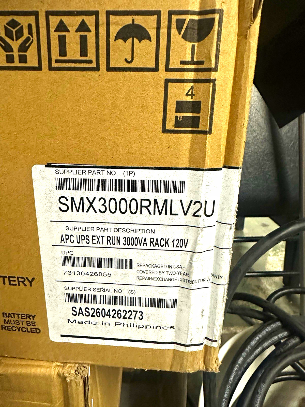 APC Smart-UPS SMX3000RMLV2U Rackmount UPS 3000VA 2700W 120V Black