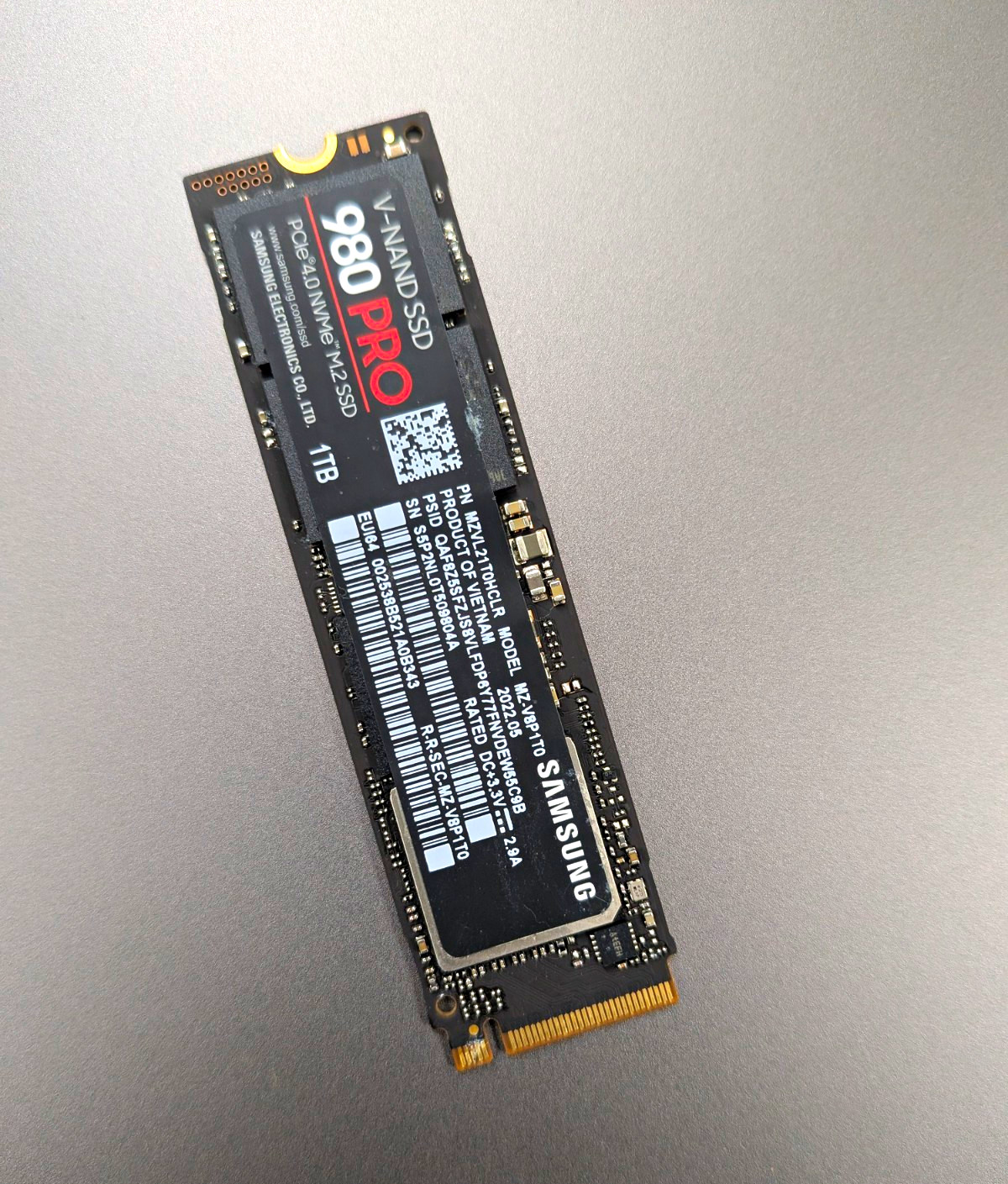 Samsung 980 PRO 1TB M.2 2280 PCIe 4.0 NVMe Internal SSD MZ-V8P1T0