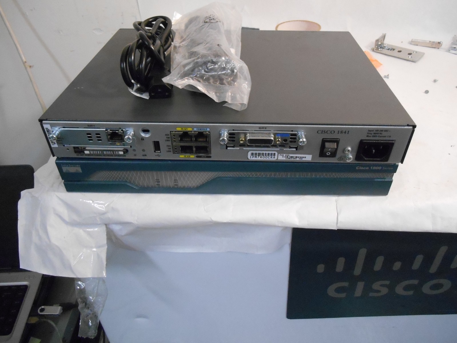 Cisco 1841 2-Port 10/100 Wired Router