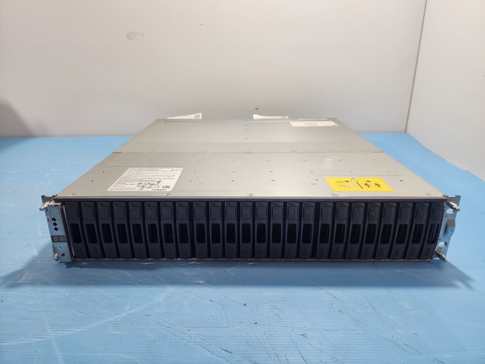 NetApp DS224C storage  W/ 24 SAS 1.8TB X343A  R6 W/ 2 Controller  111-04333
