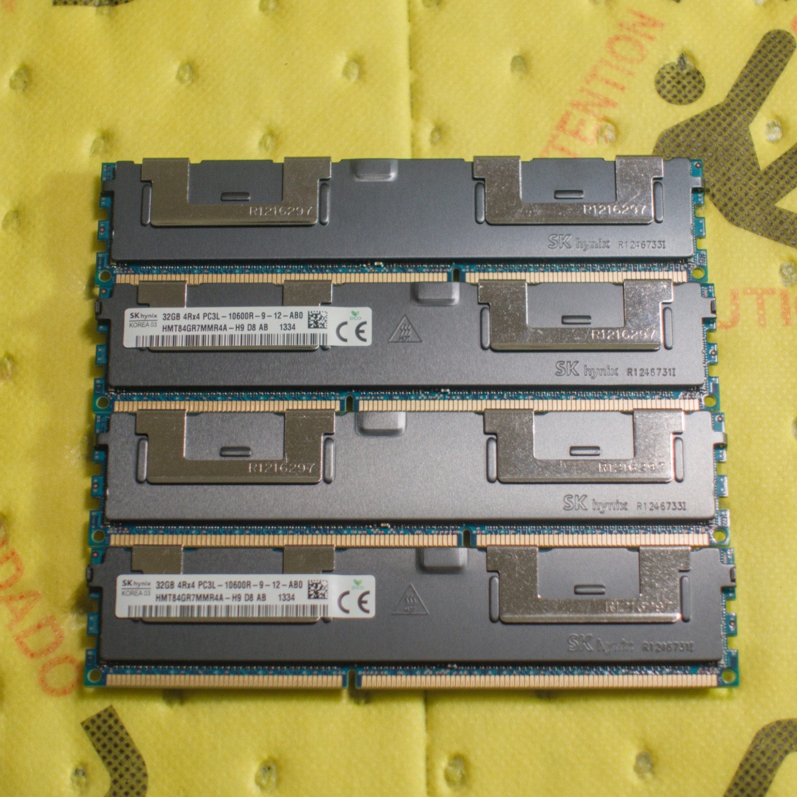 256GB 8x32GB SK hynix PC3L-10600R DDR3L-1333 ECC RDIMM 4Rx4 HMT84GR7MMR4A