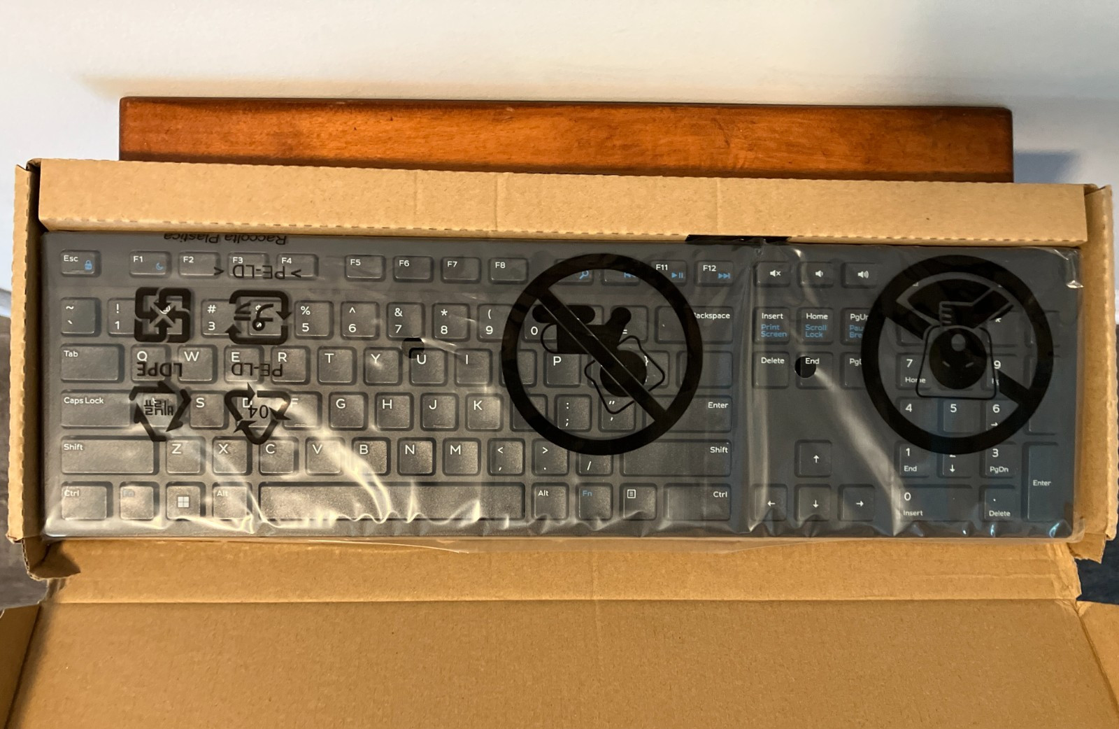 New Dell KB216-BK-US Wired Keyboard - Black & Slim Quiet