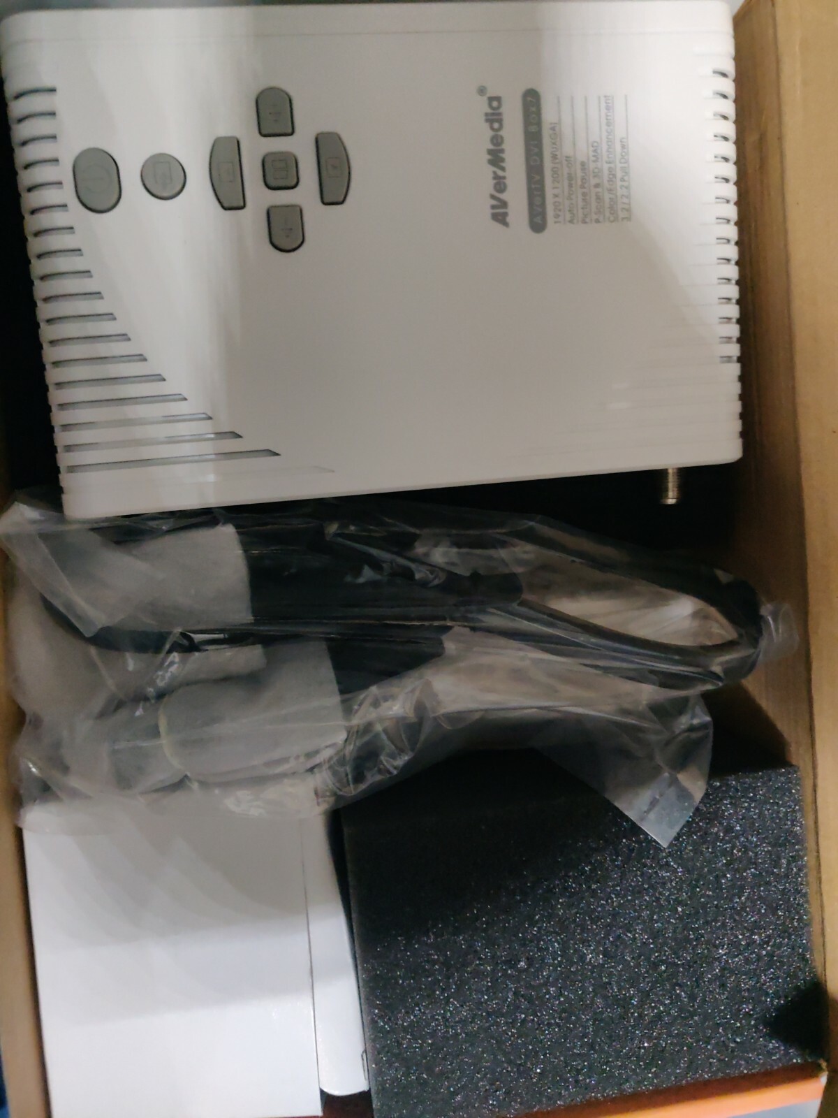 AVerMedia AverTV DVI Box 7 Open box with Remote