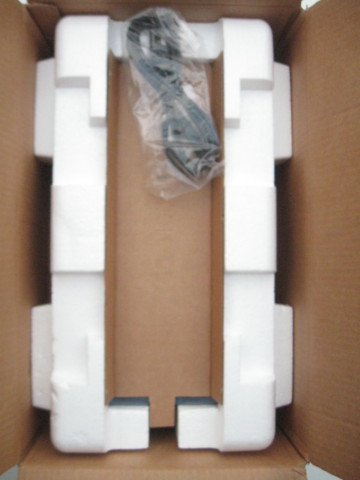 Cisco Catalyst 2960 Series: WS-C2960-24TT-L V11, New in Box