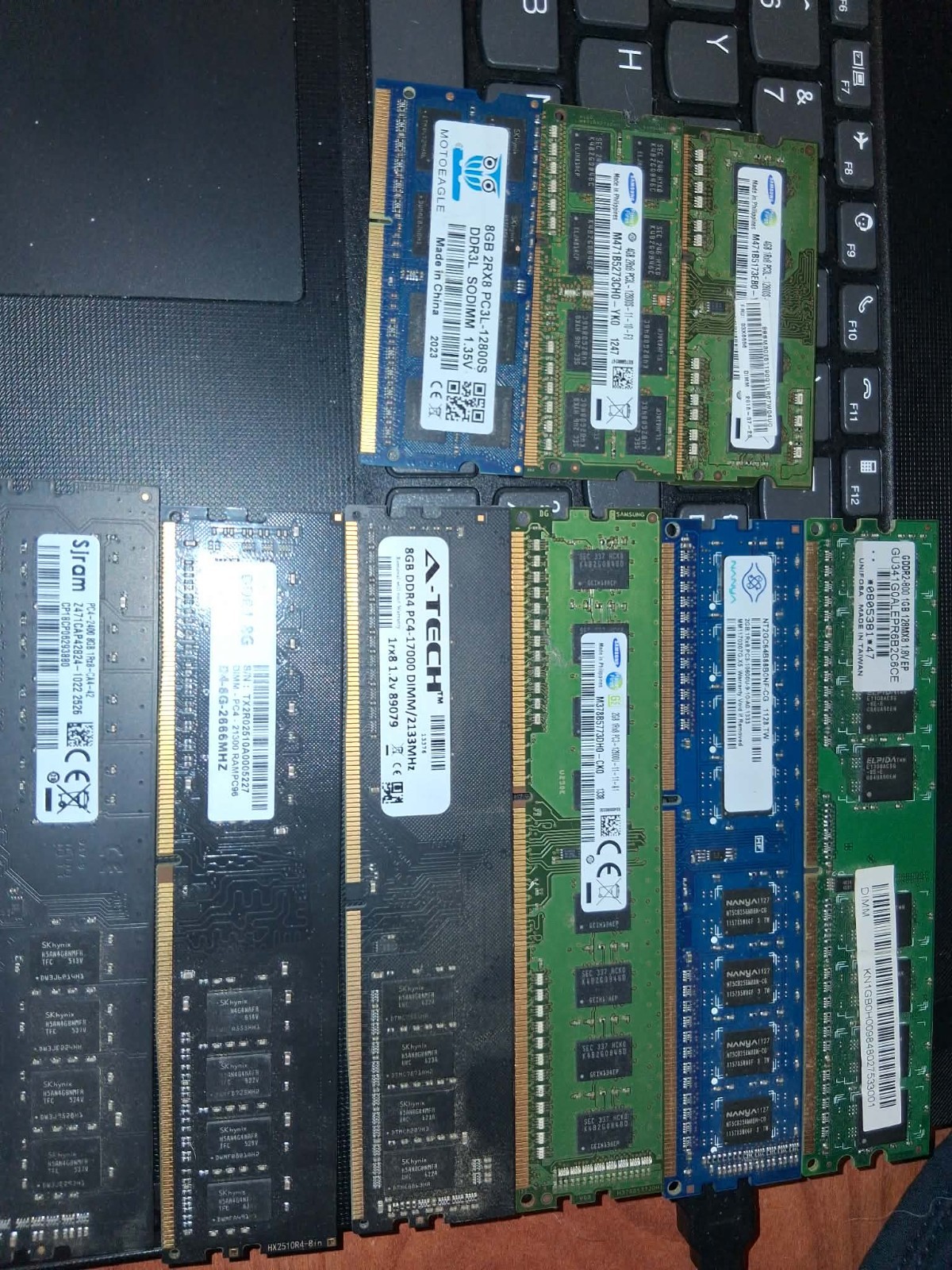Lot of 9 Mixed Desktop & Laptop RAM Modules — DDR2, DDR3, DDR4