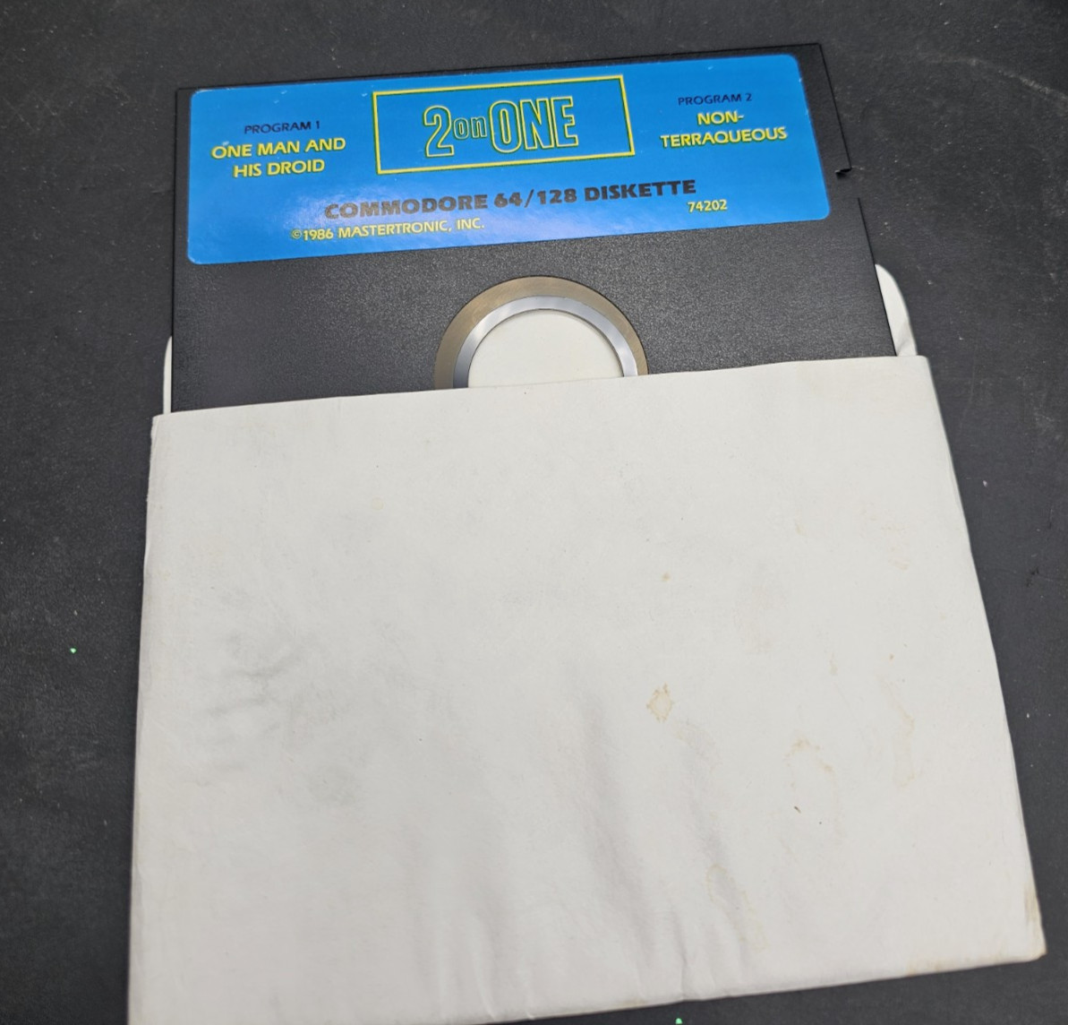 Commodore 64 2 On One Disk - One Man and His Droid Non terraqueous