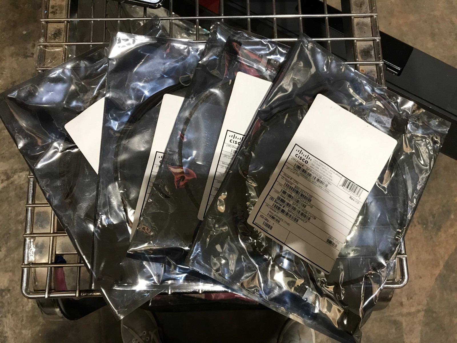 (LOT OF 4)*NEW* CISCO GENUINE SFP-H10GB-CU1M