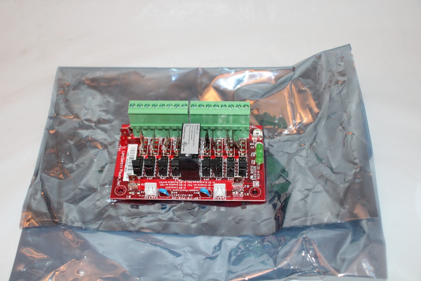 LIFESAFETY POWER F8P ACCESS CONTROL BURGLAR ALARM DISTRIBUTION BOARD "NEW"