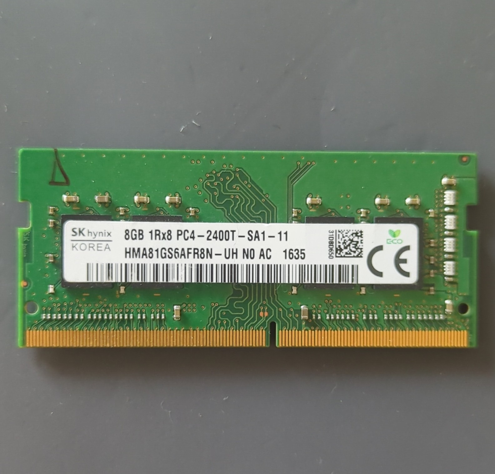 SK hynix 8GB DDR4 PC4-2400T 260-Pin SO-DIMM Non-ECC RAM HMA81GS6AFR8N-UH
