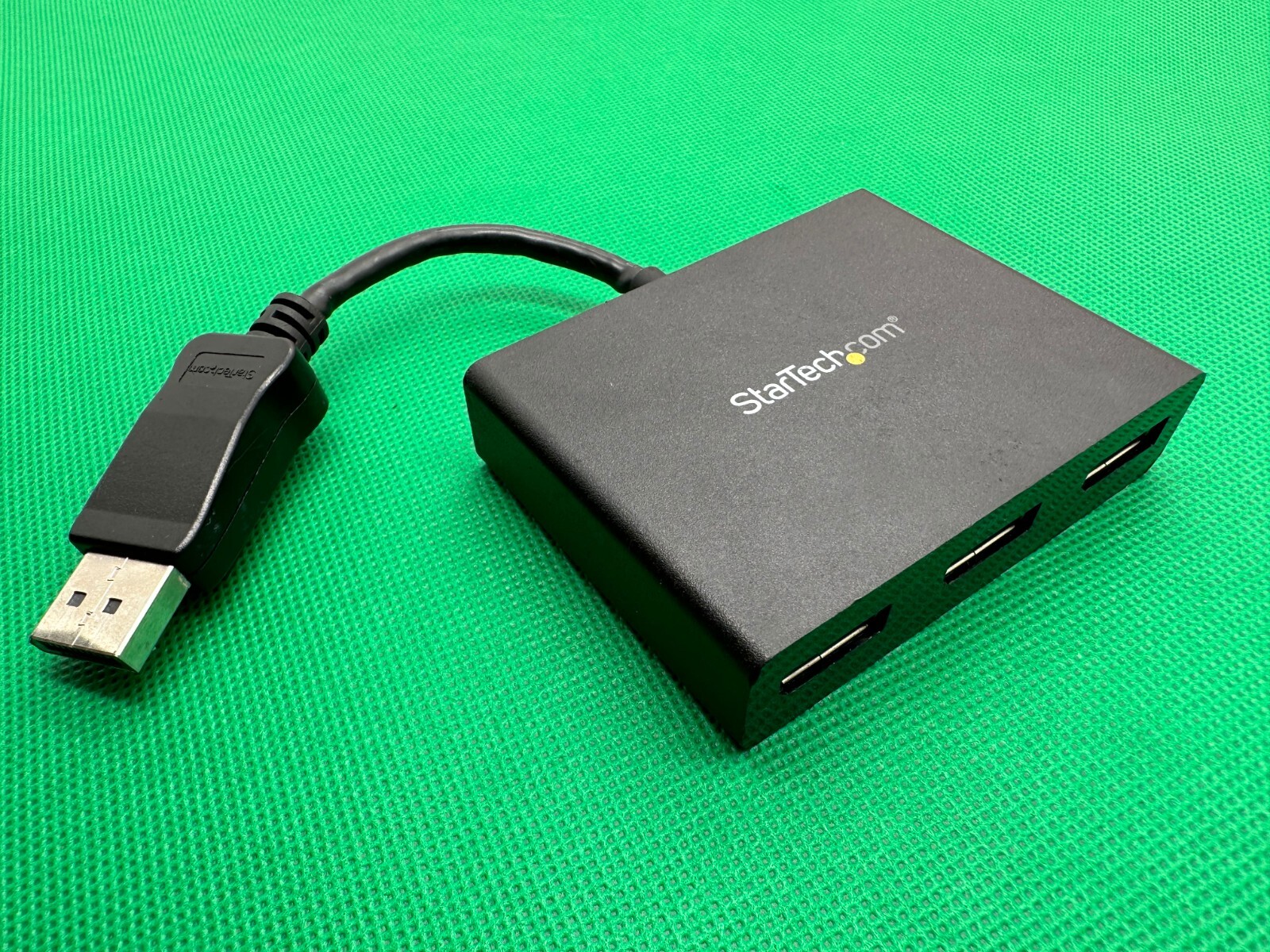 StarTech.com MSTDP123DP 3-Port Multi Monitor DisplayPort MST Hub