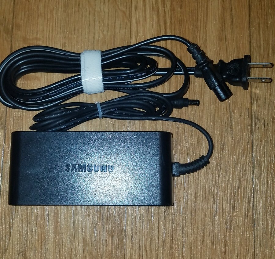 OEM Samsung Geuine UAPU2 AC Adapter 12V 1.5A ITE Power Supply Tested (Used) 
