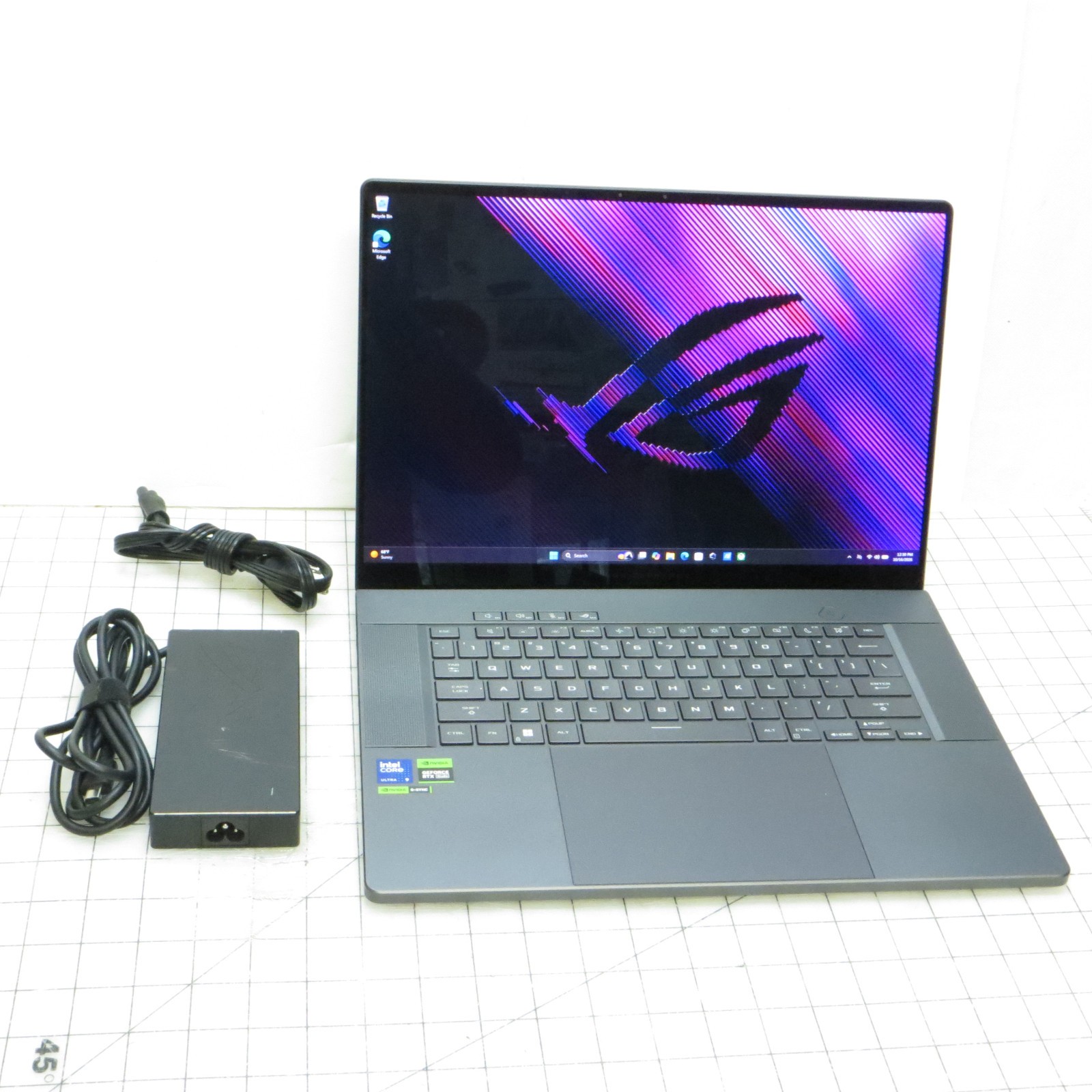 Asus ROG Zephyrus G16 Intel Ultra 9 16GB RAM 2TB SSD 16" OLED 240Hz Win 11 PC