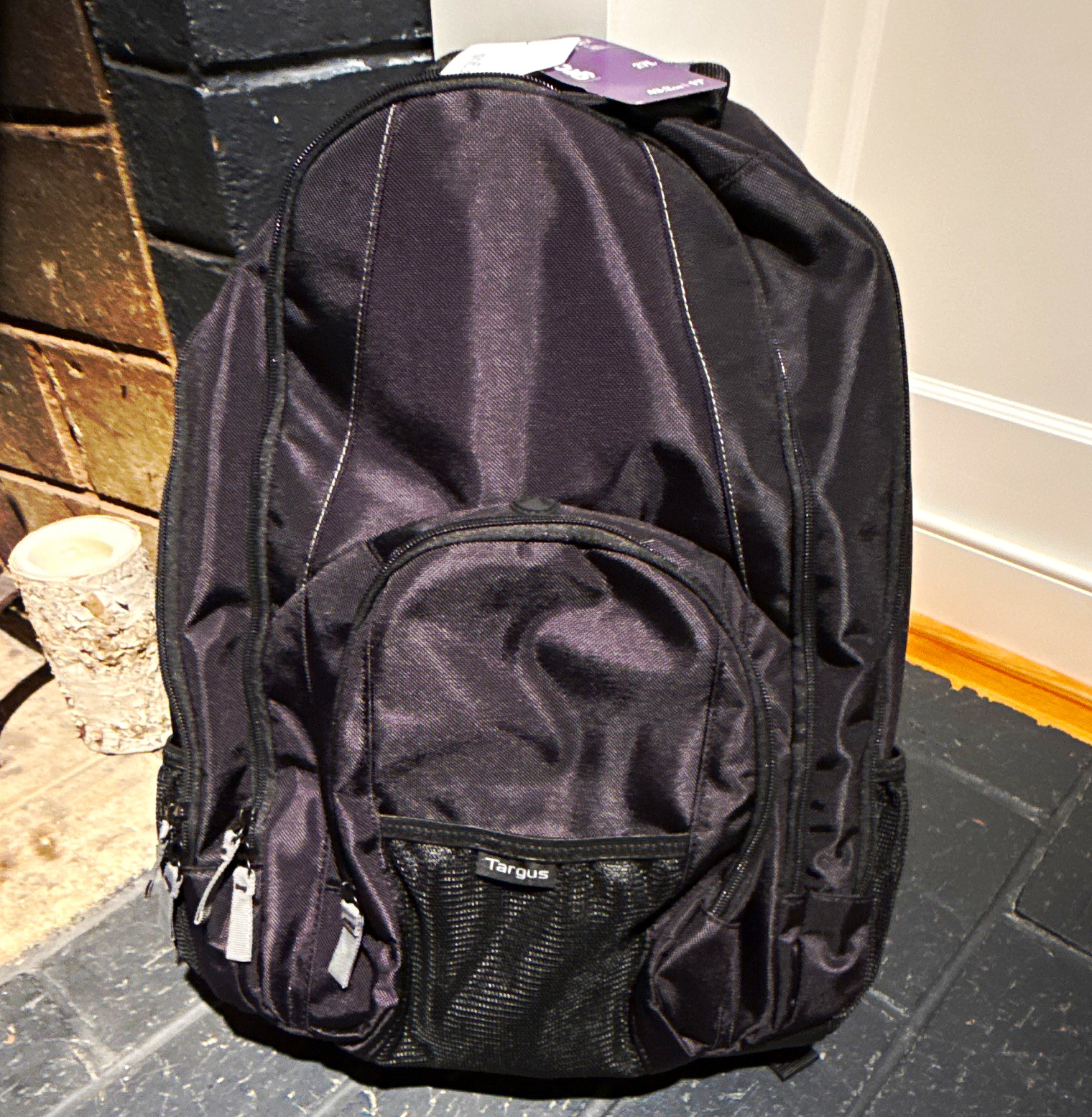 Targus Groove 27L Padded Backpack for 17 in Laptop Nylon Black CVR617