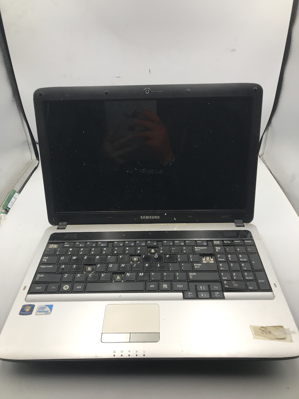 SAMSUNG RV510 LAPTOP - FOR PARTS/REPAIR - INTEL  PENTIUM - NO RAM - READ - BB