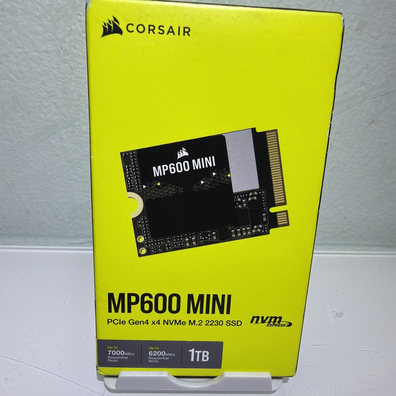 CORSAIR MP600 MINI 1TB M.2 NVMe Internal SSD (CSSD-F1000GBMP600MNR2)
