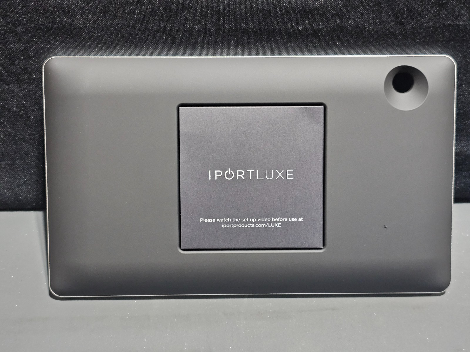 IPORT LUXE SILVER CHARGING CASE FOR IPAD MINI 4 AND IPAD MINI 5TH GEN - 71010