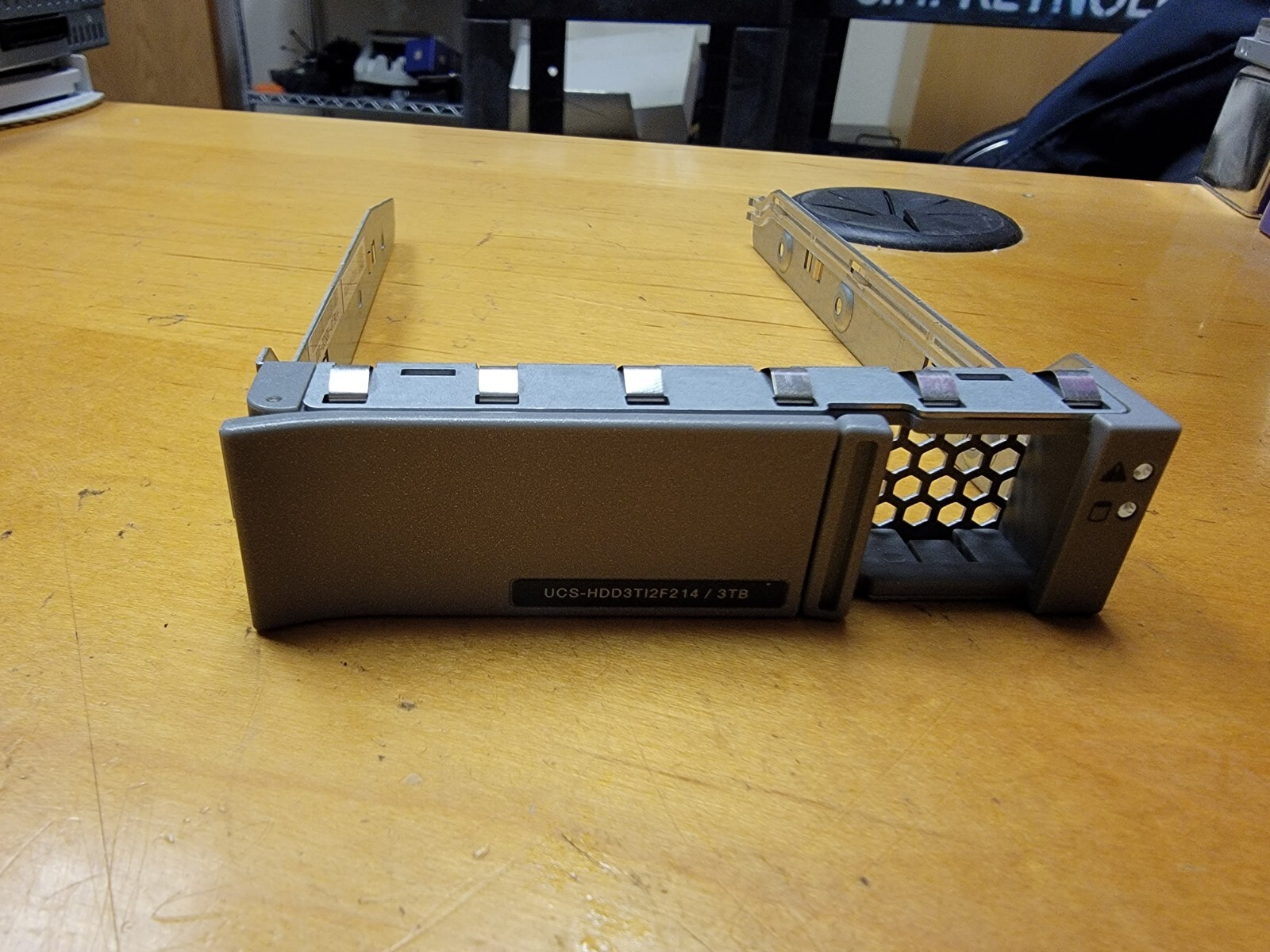 Cisco UCS 3.5in LFF Hot Swap SAS SATA Hard Drive Tray Caddy 800-37836-01