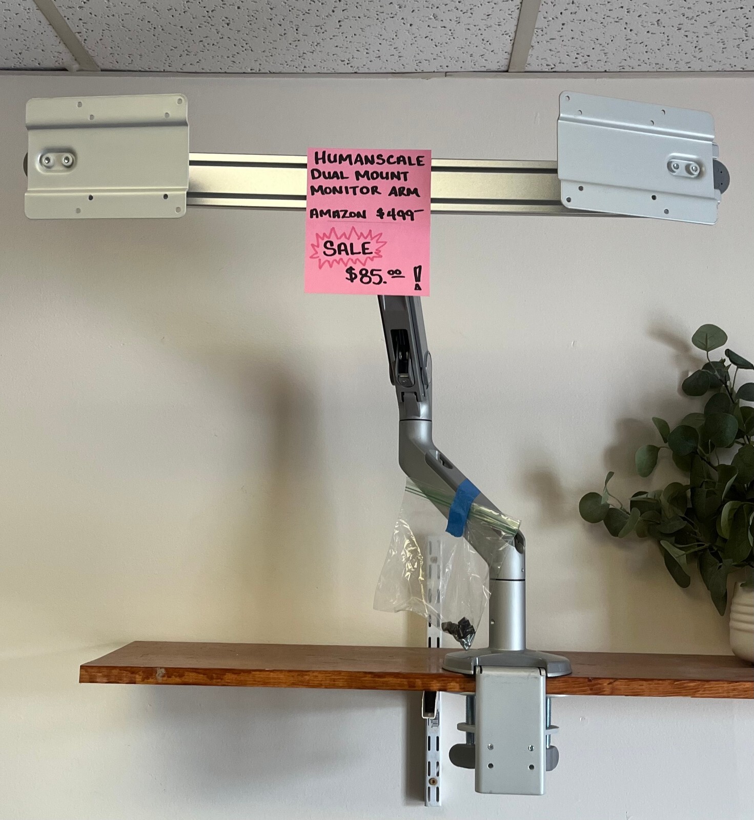 Humanscale Adjustable Dual Mount Monitor Arm with Crossbar / 2 Piece Clamp Mount