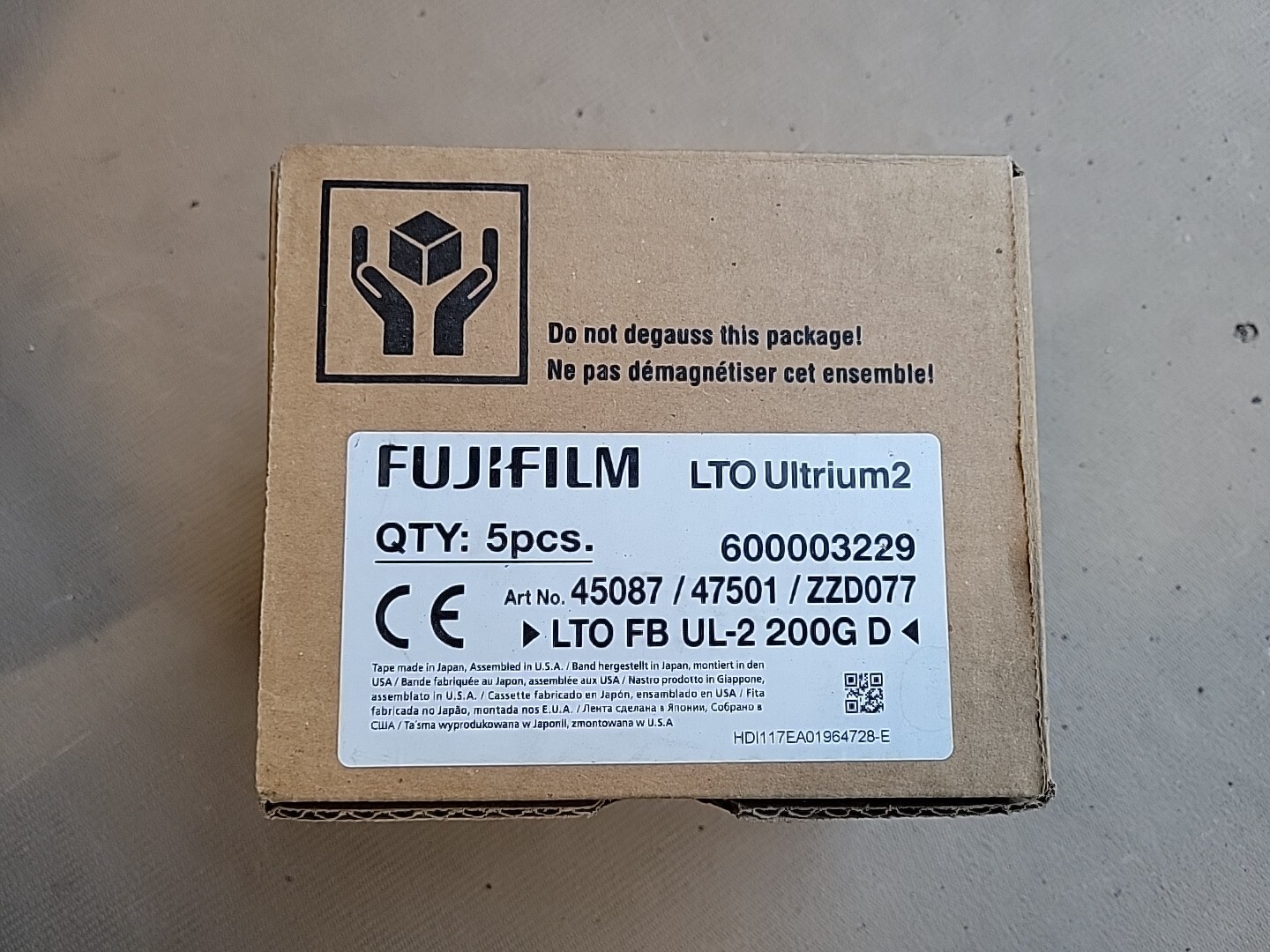 FujiFILM LTO-2 Ultrium Data Cartridge Tape High-Capacity 200/400GB 26220001 NEW