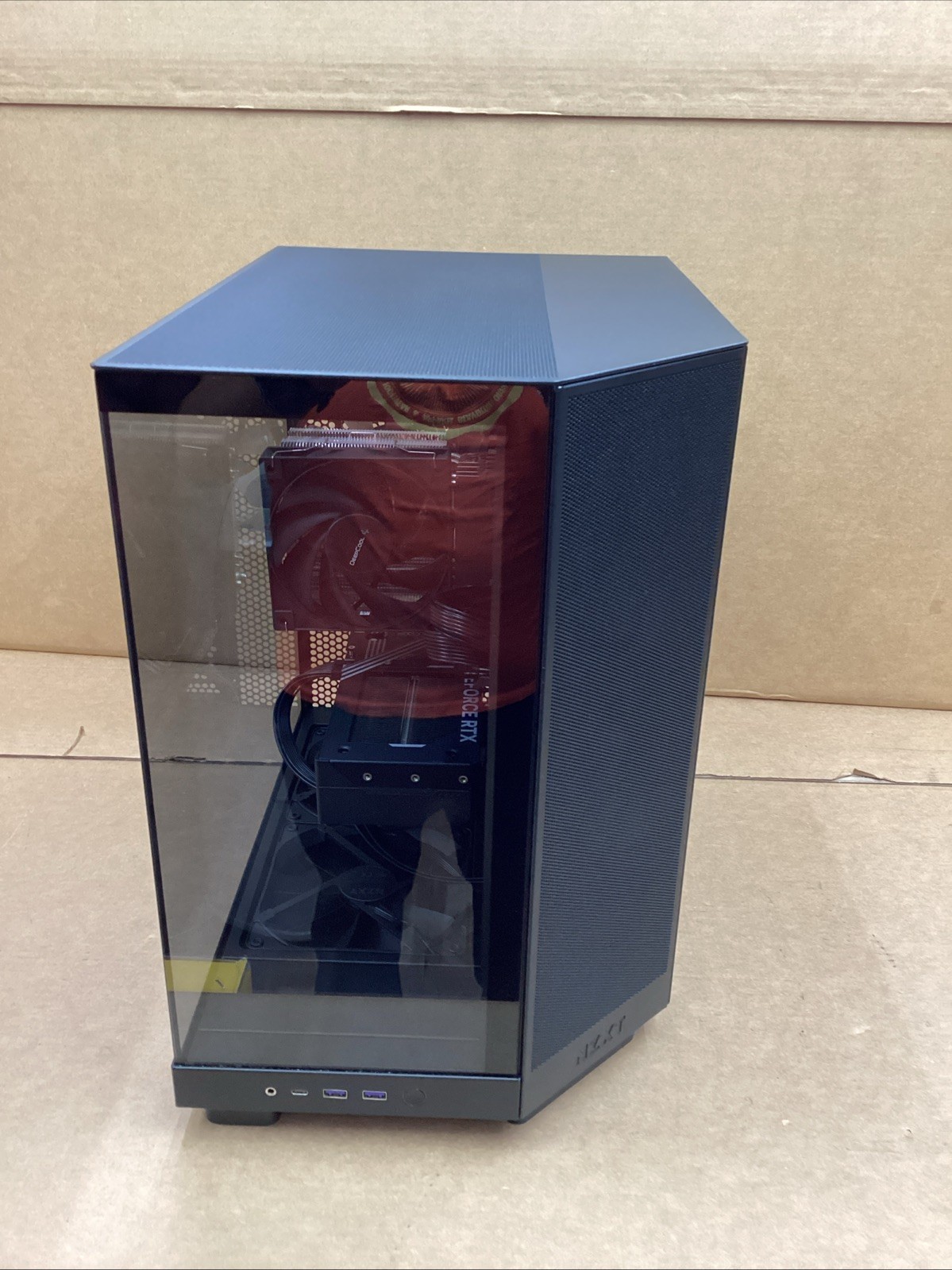 NZXT Gaming PC Desktop 32GB RAM AMD RYZEN 3.6 CPU Nvidia RTX 5070 12 GB 1TB SSD