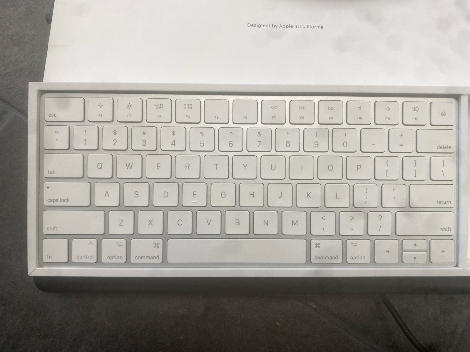 Genuine Apple Magic Keyboard 2 - Wireless Bluetooth Rechargeable (A1644)